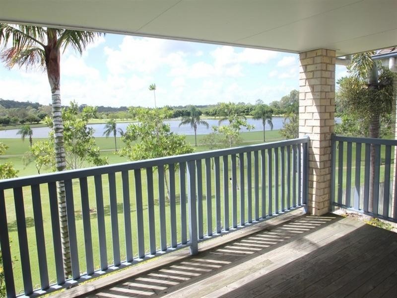 9/8 Peninsula Avenue, Cornubia QLD 4130