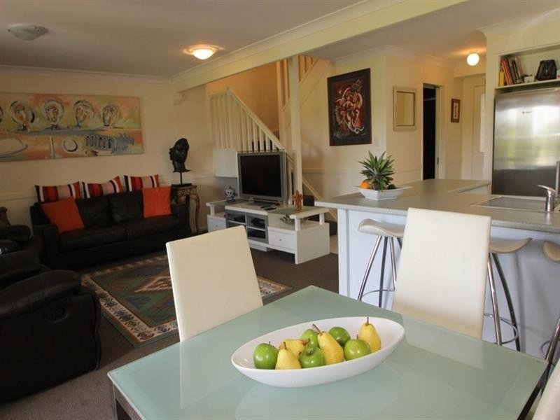 9/8 Peninsula Avenue, Cornubia QLD 4130
