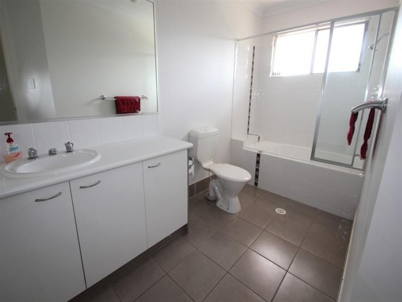 10/34 University Drive, Meadowbrook QLD 4131