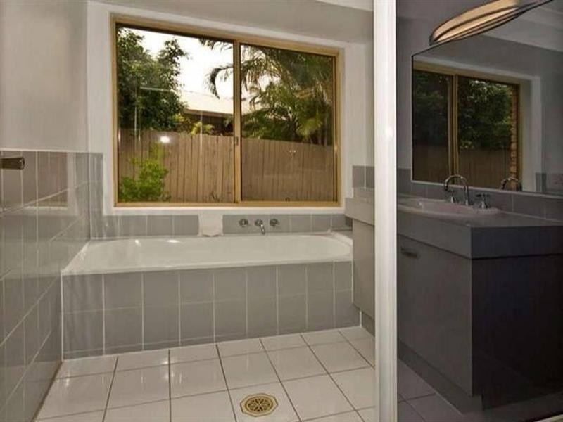 13 Ellendale Crescent, Daisy Hill QLD 4127