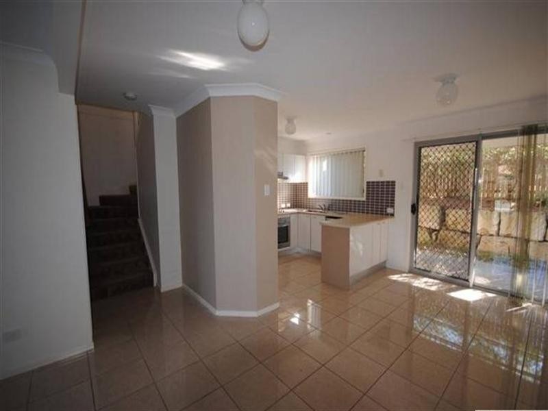 2/175 Fryar Road, Eagleby QLD 4207