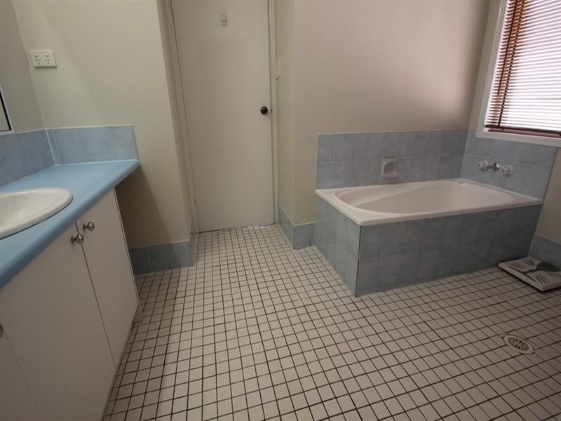 51 Kiewa Drive, Loganholme QLD 4129