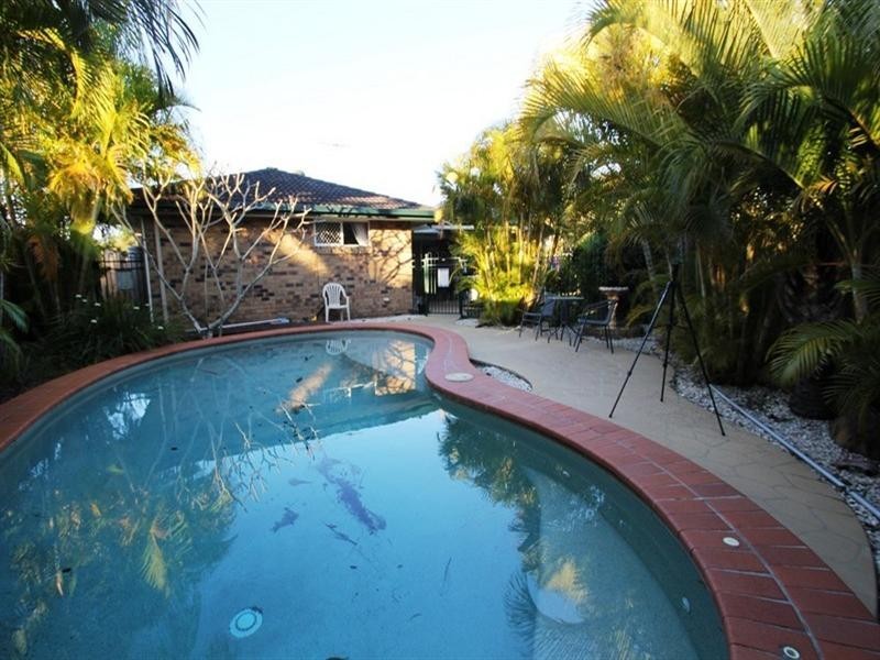 8 Parry Court, Windaroo QLD 4207