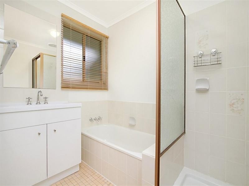 24 Oxley Circuit, Daisy Hill QLD 4127