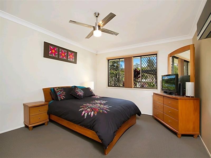 2 Solomon Avenue, Loganholme QLD 4129