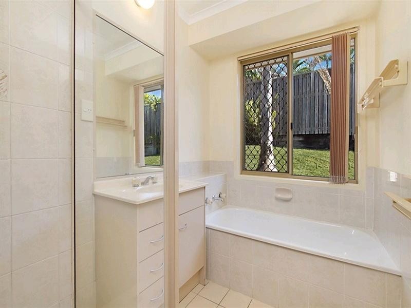 365 Chatswood Road, Shailer Park QLD 4128