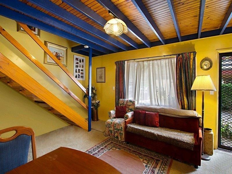 2/18 Old Chatswood Road, Daisy Hill QLD 4127