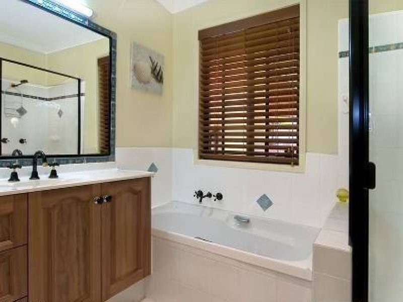 2 Koolan Crescent, Shailer Park QLD 4128