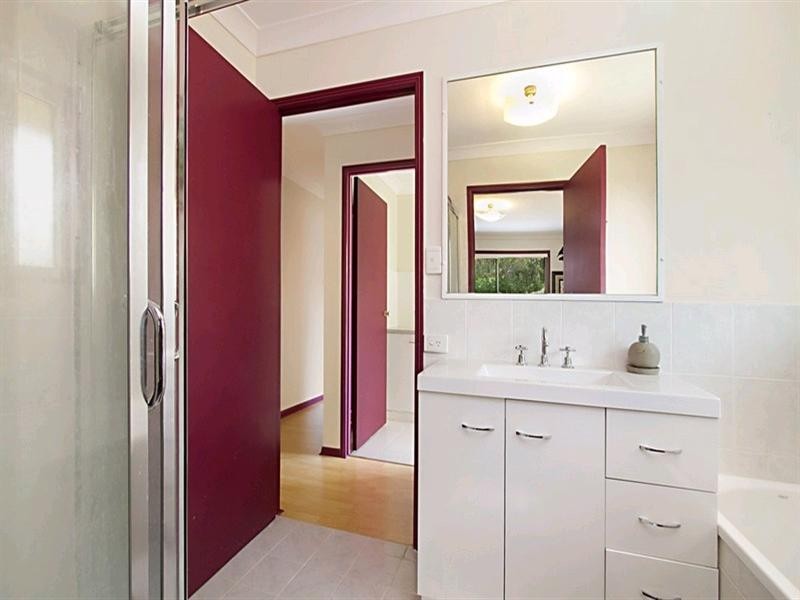 6 Ambat Court, Tanah Merah QLD 4128