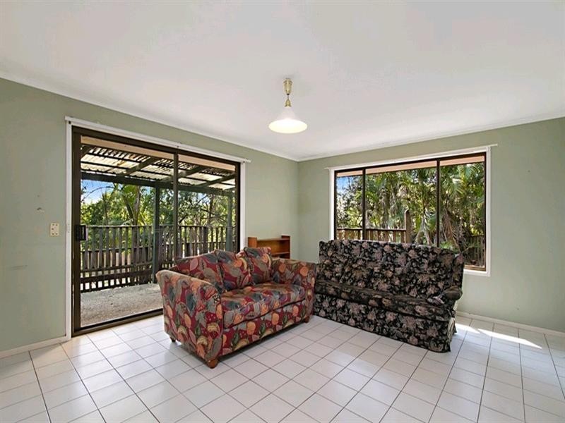 16 Sherwood Crescent, Daisy Hill QLD 4127