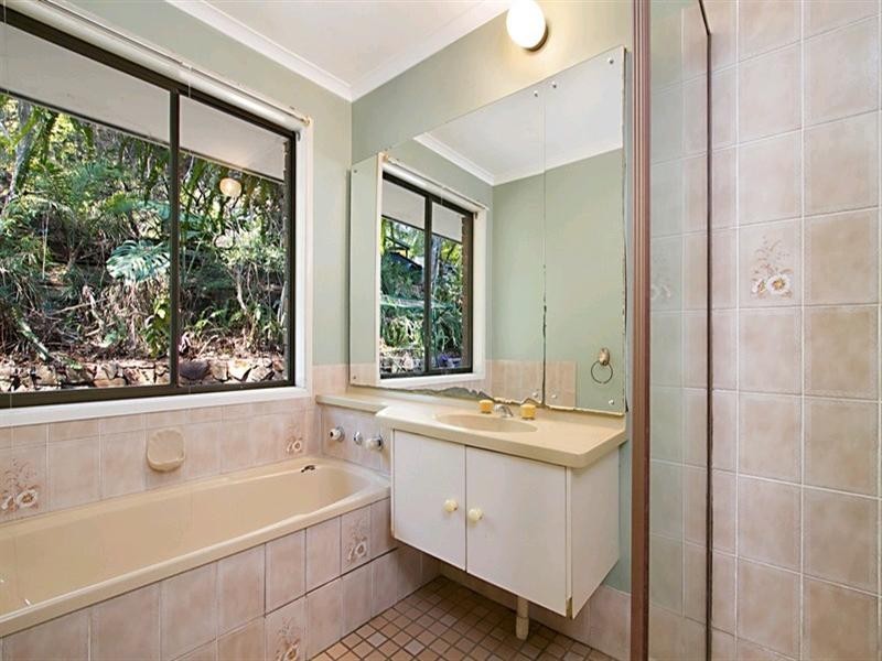 16 Sherwood Crescent, Daisy Hill QLD 4127