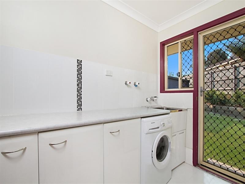 6 Ambat Court, Tanah Merah QLD 4128