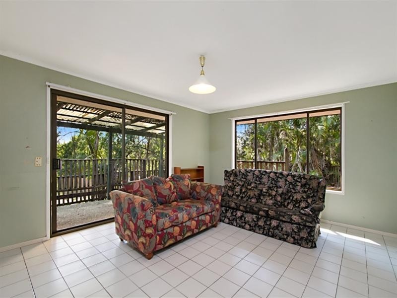 16 Sherwood Crescent, Daisy Hill QLD 4127