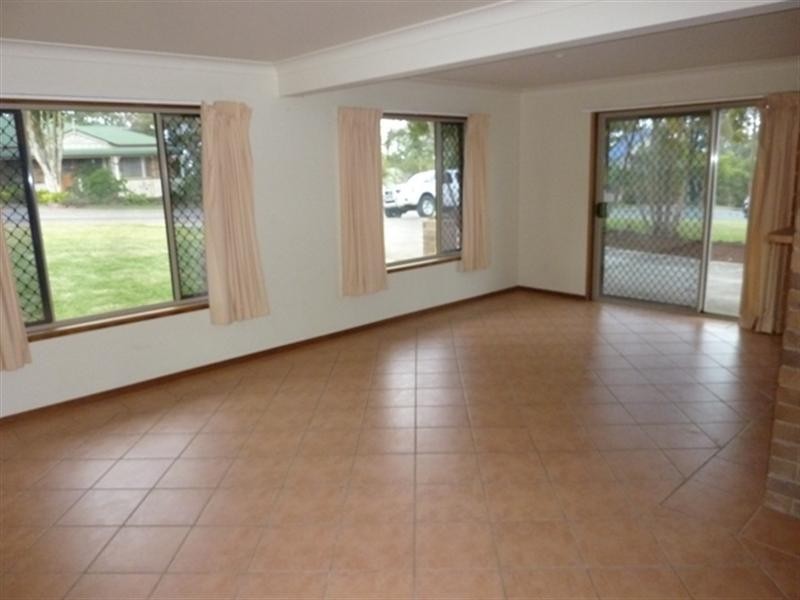 49 Bayview Drive, Tanah Merah QLD 4128