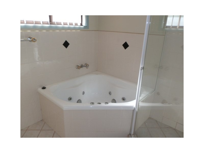 67 Barbaralla Drive, Springwood QLD 4127