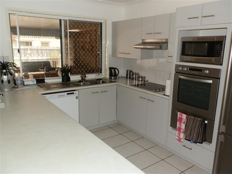 19 Kununurra Crescent, Shailer Park QLD 4128