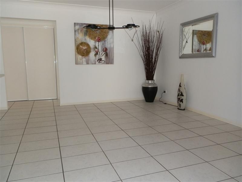 19 Kununurra Crescent, Shailer Park QLD 4128