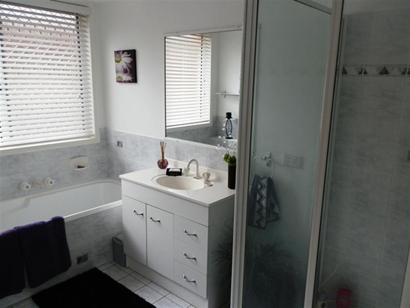 19 Kununurra Crescent, Shailer Park QLD 4128