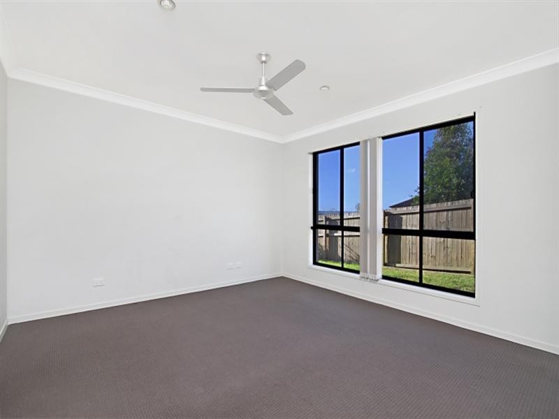 50 Outlook Drive, Waterford QLD 4133