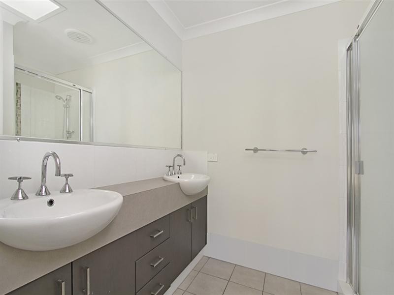 50 Outlook Drive, Waterford QLD 4133