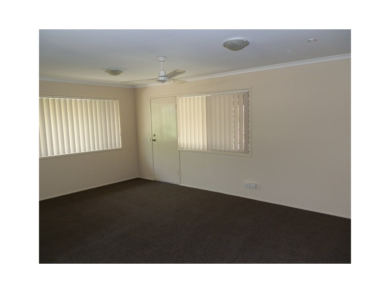 4 Boronia Avenue, Daisy Hill QLD 4127