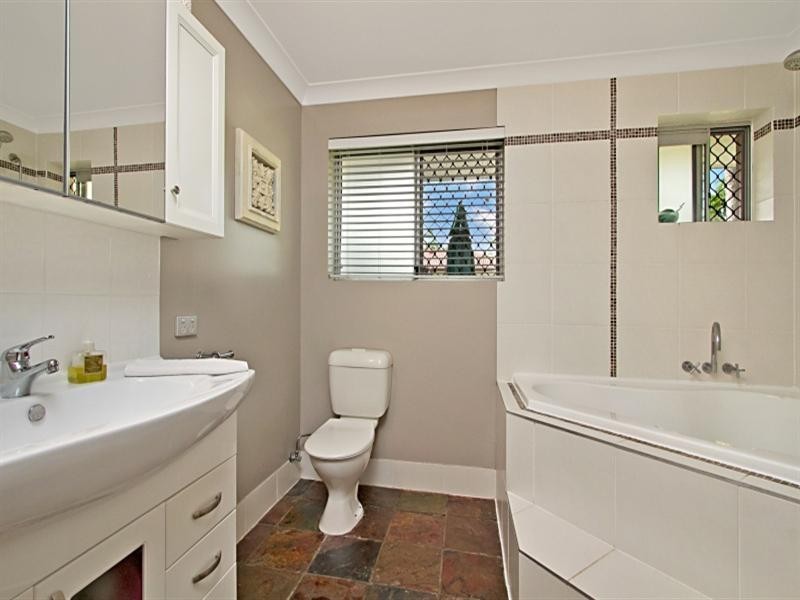 6 Jacqueline Avenue, Springwood QLD 4127