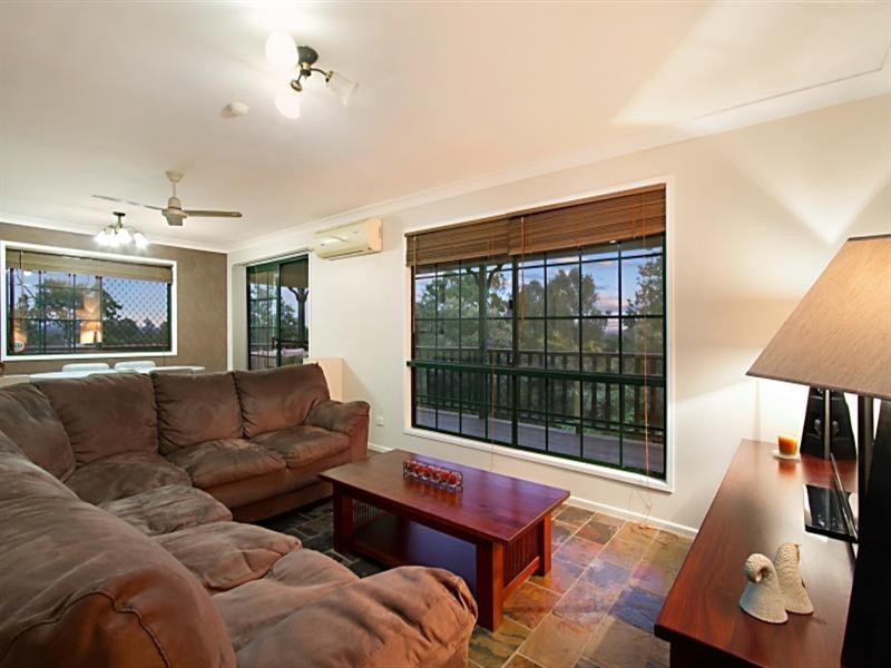1 Arup Terrace, Edens Landing QLD 4207