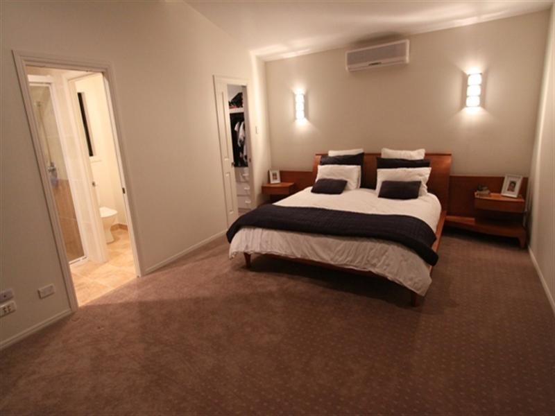 33 Bayview Drive, Tanah Merah QLD 4128