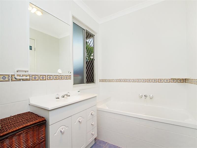 4 Ngungun Close, Loganholme QLD 4129