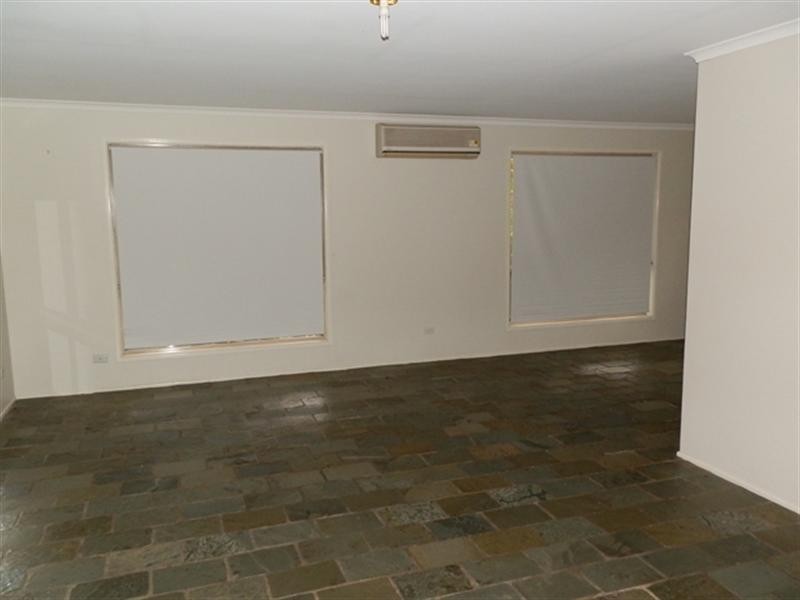 25 Drews Road, Tanah Merah QLD 4128