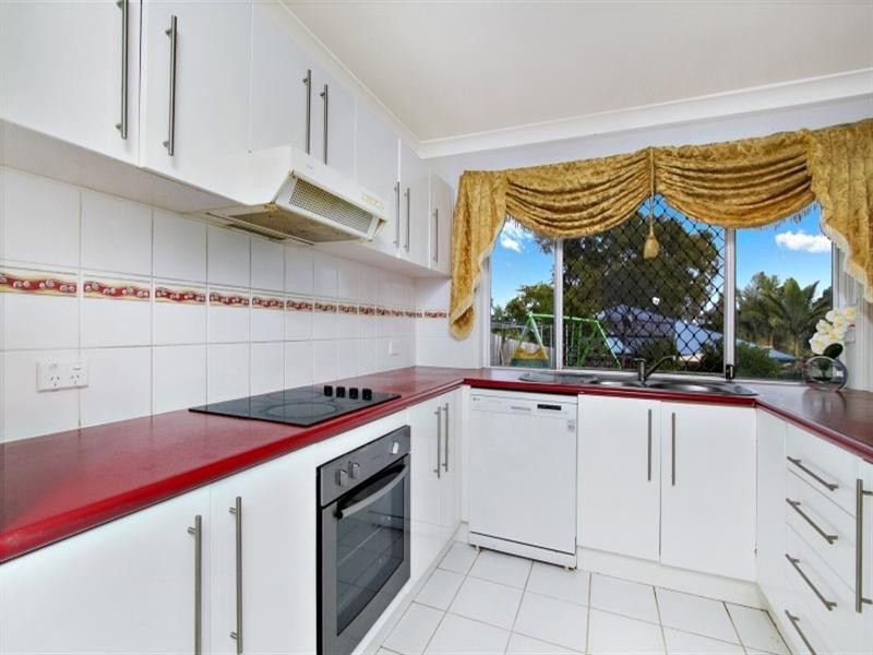 1 Maree Court, Tanah Merah QLD 4128