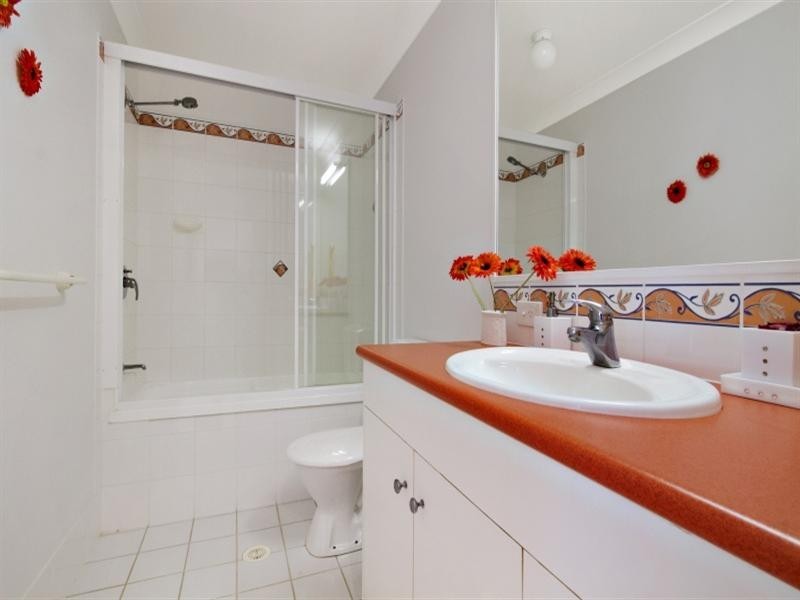 1 Maree Court, Tanah Merah QLD 4128