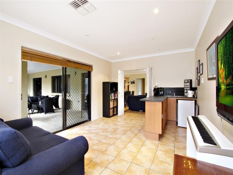 18 Riviera Court, Cornubia QLD 4130