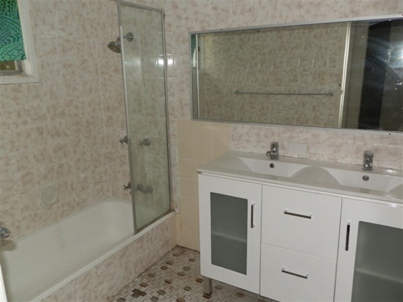 25 Schodel, Woodridge QLD 4114