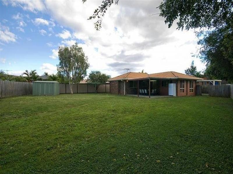 10 Sabak Street, Tanah Merah QLD 4128