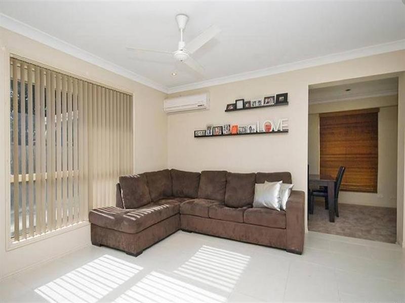 10 Sabak Street, Tanah Merah QLD 4128