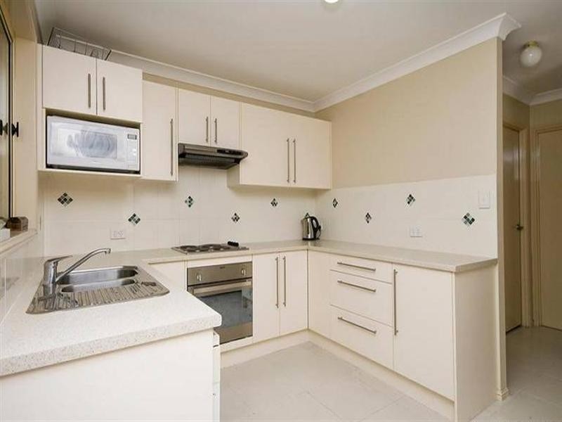 10 Sabak Street, Tanah Merah QLD 4128