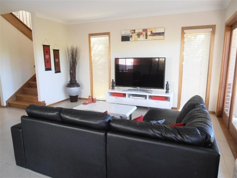 31 Lake Breeze Drive, Windaroo QLD 4207