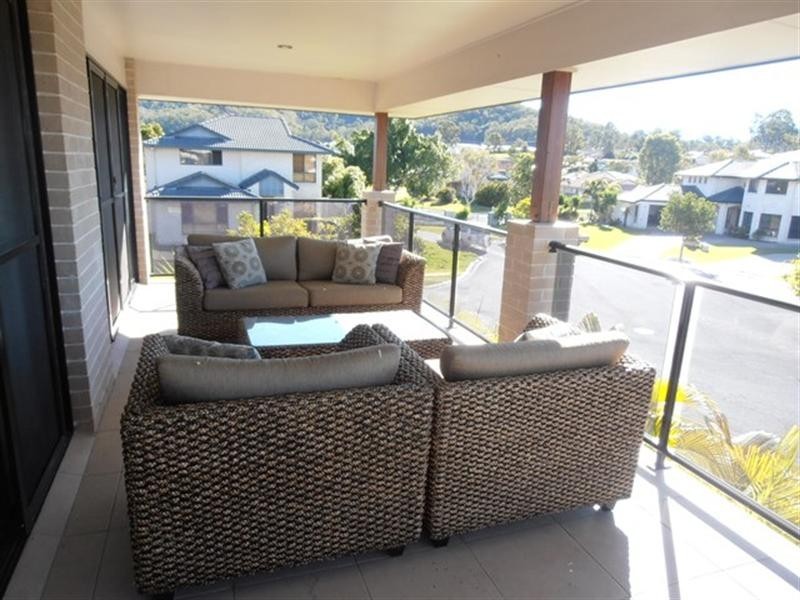 31 Lake Breeze Drive, Windaroo QLD 4207