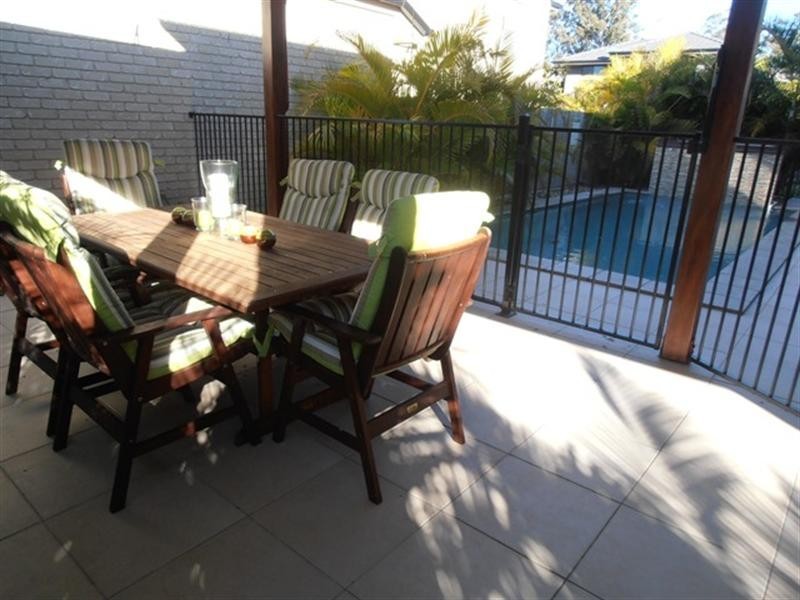 31 Lake Breeze Drive, Windaroo QLD 4207