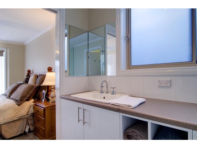 66 Clarendon Drive, Somerville VIC 3912