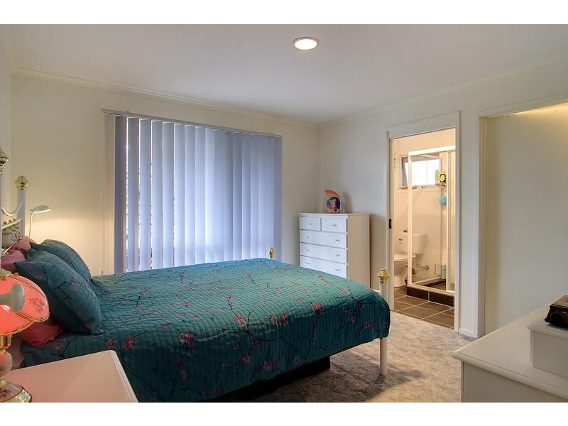 4 Sussex Court, Somerville VIC 3912