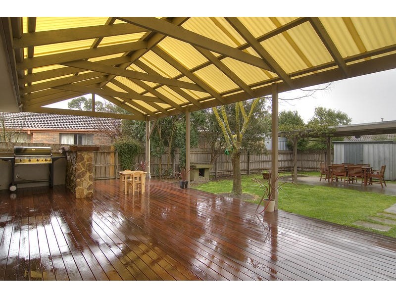 27 Clarendon Drive, Somerville VIC 3912