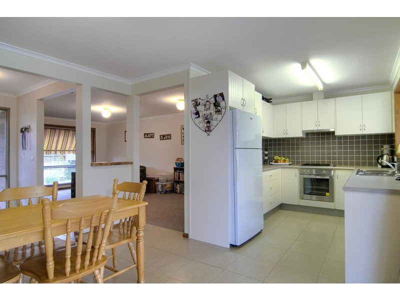 27 Clarendon Drive, Somerville VIC 3912