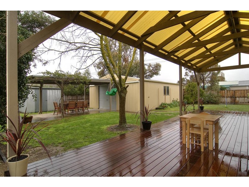 27 Clarendon Drive, Somerville VIC 3912