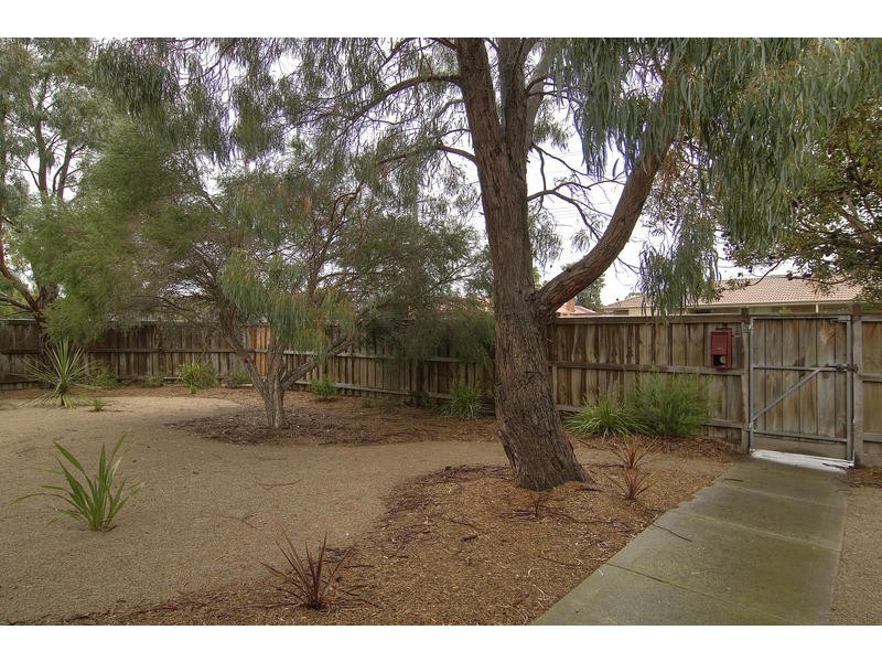 27 Clarendon Drive, Somerville VIC 3912