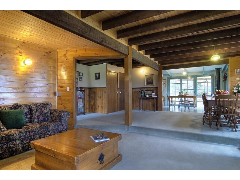 105 Tyabb Tooradin Road, Somerville VIC 3912