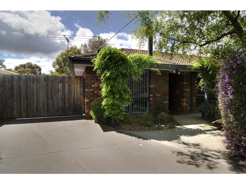 102 Eramosa Road East, Somerville VIC 3912