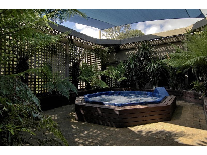 102 Eramosa Road East, Somerville VIC 3912