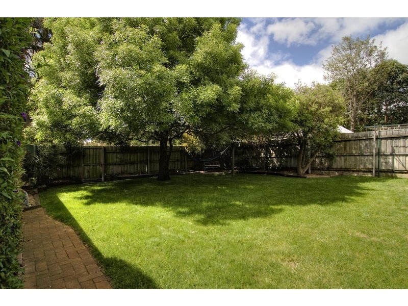 102 Eramosa Road East, Somerville VIC 3912